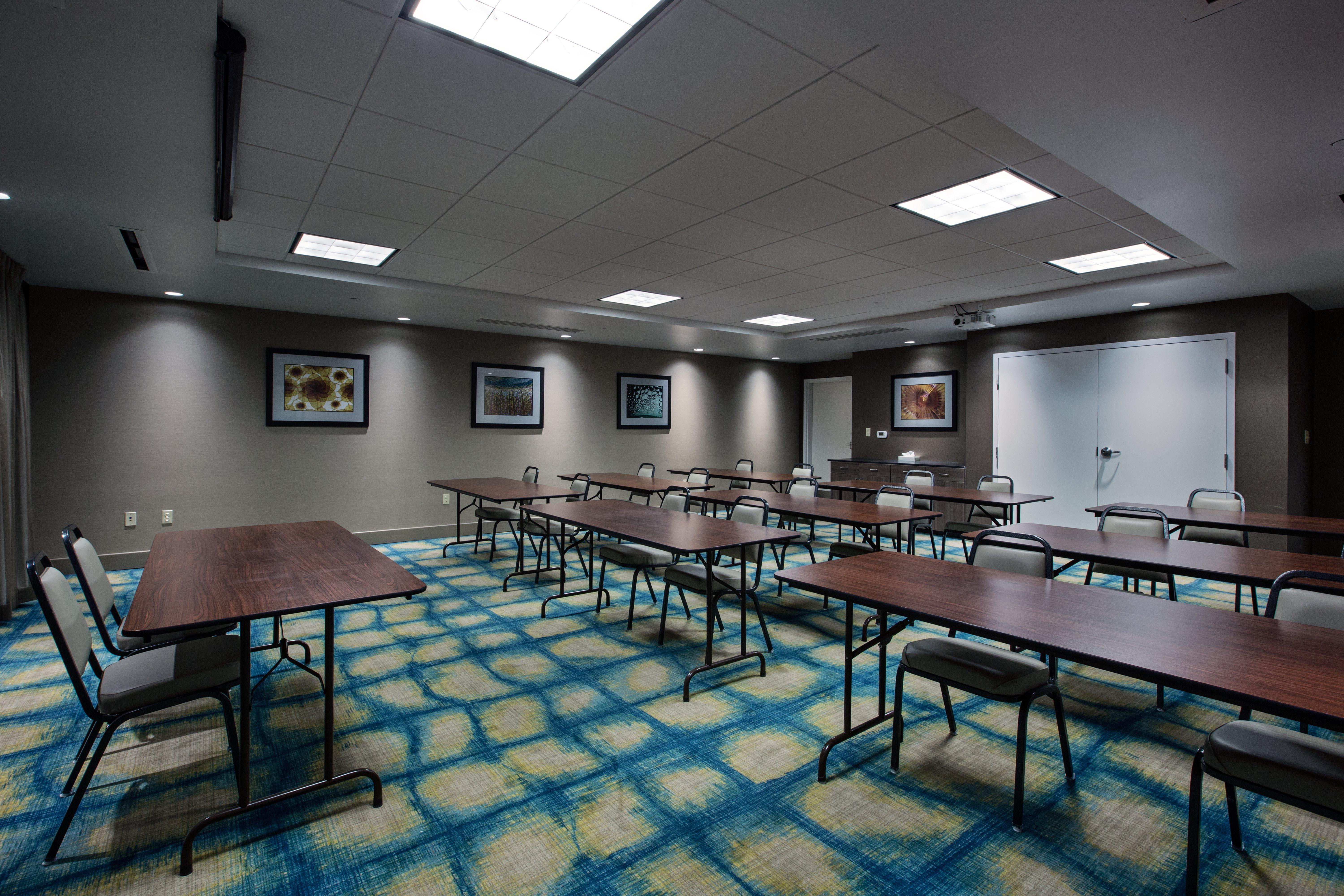 Holiday Inn Express & Suites Carlisle By Ihg Exterior photo