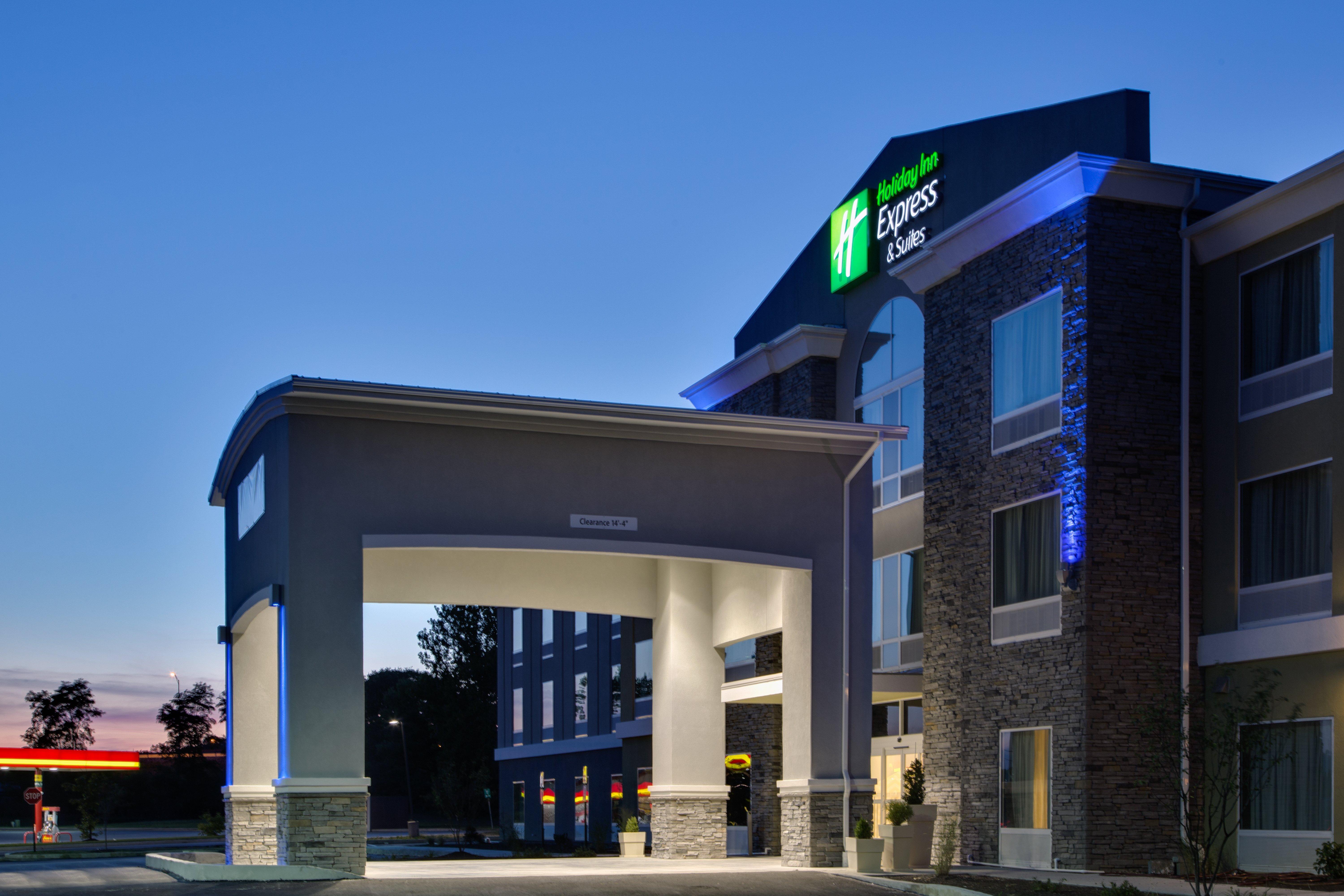 Holiday Inn Express & Suites Carlisle By Ihg Exterior photo