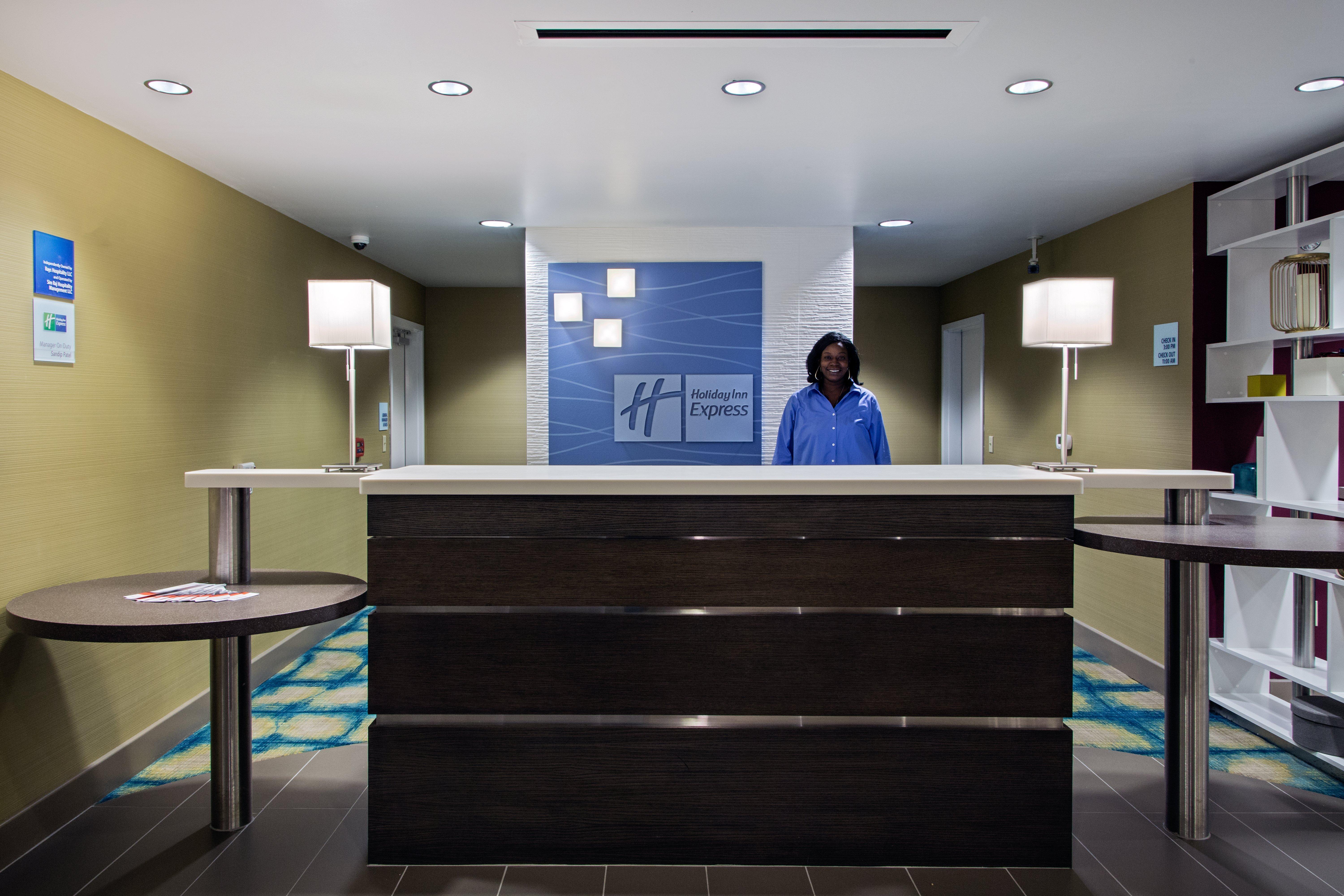 Holiday Inn Express & Suites Carlisle By Ihg Exterior photo