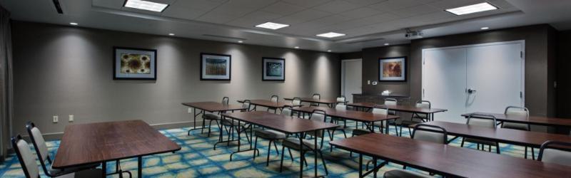Holiday Inn Express & Suites Carlisle By Ihg Exterior photo
